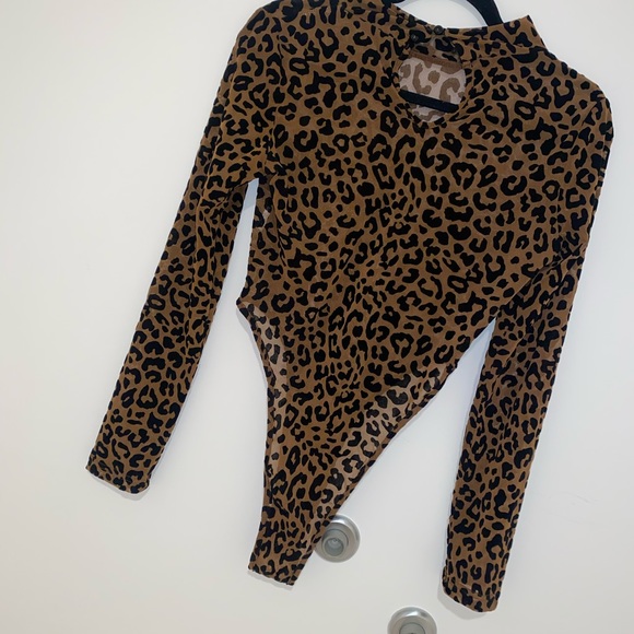 Boohoo velvet leopard highcut bodysuit - Picture 8 of 11